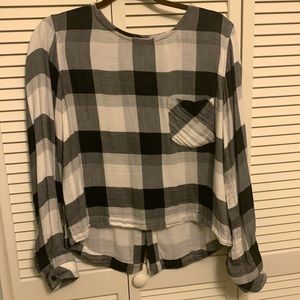 Cloth&stone black and white long sleeve top in soft 56% cotton 44% rayon